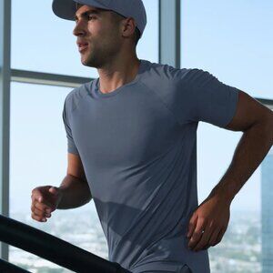 Alo Crewneck Men's Short Sleeve T-Shirt, Size M